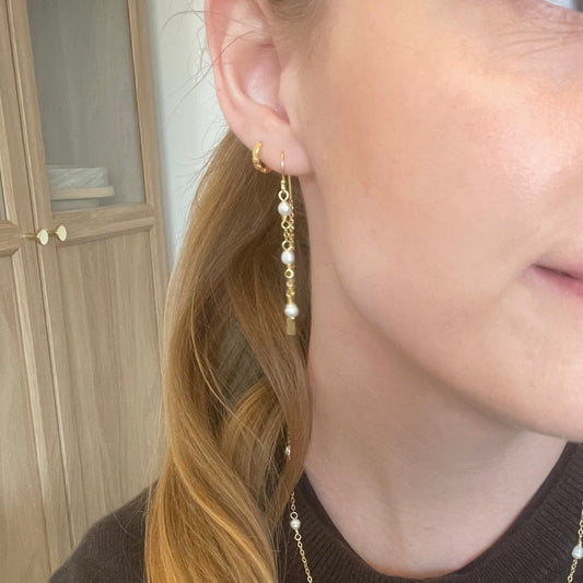 Daphnie øreringe guld - Elegant enkelthed - Opal Smykker