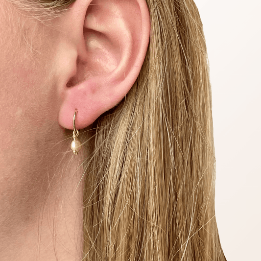 Liv øreringe guld - Simpel elegance - Opal Smykker